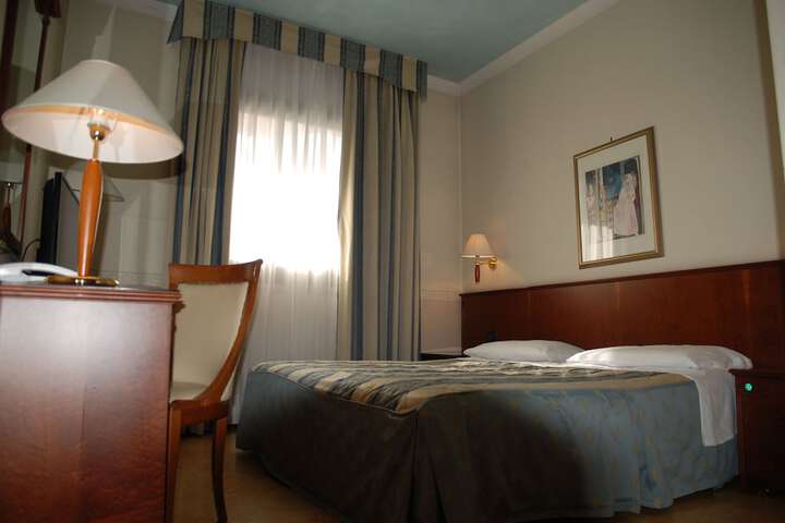 Room 8 of 69