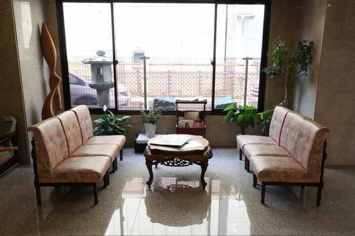 Entrance & Lobby