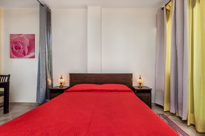 Room 15 of 182