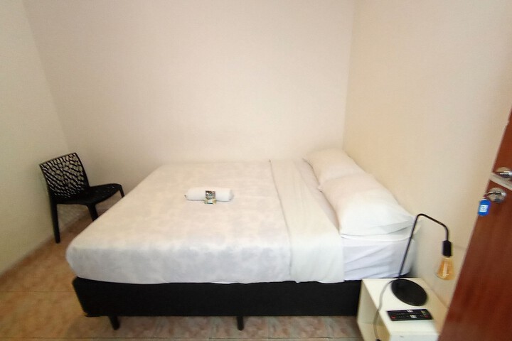 Room 42 of 118