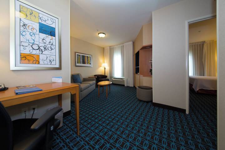 Suite 2 Queen Beds Sofa Accessible (4 of 5)