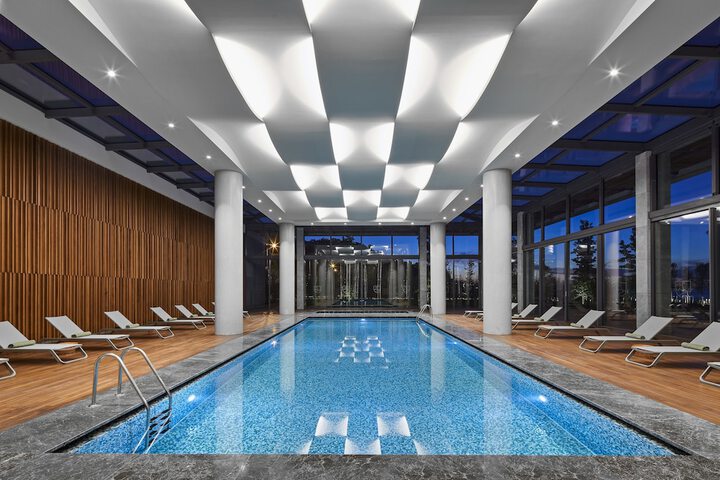 Pool 44 of 127