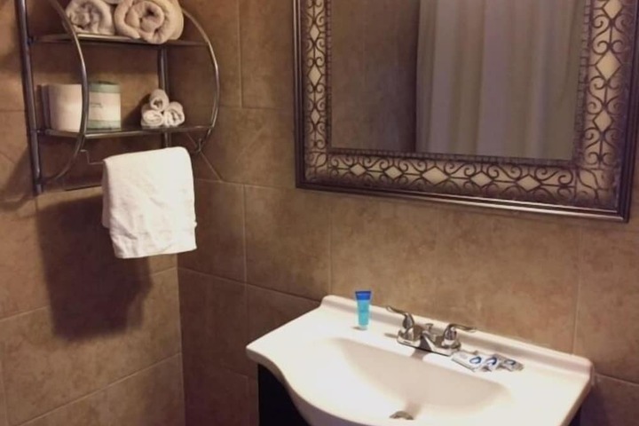 Bathroom sink