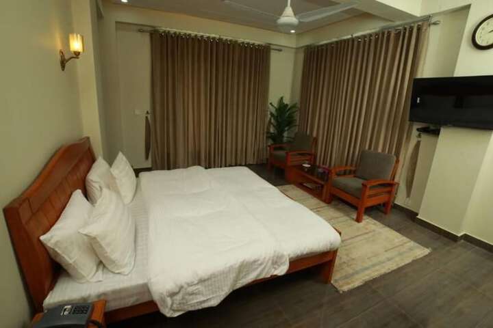 Room 7 of 35