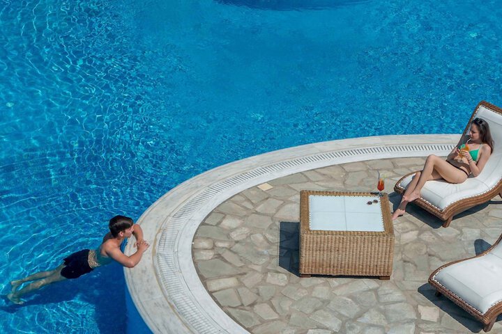 Pool 43 of 66