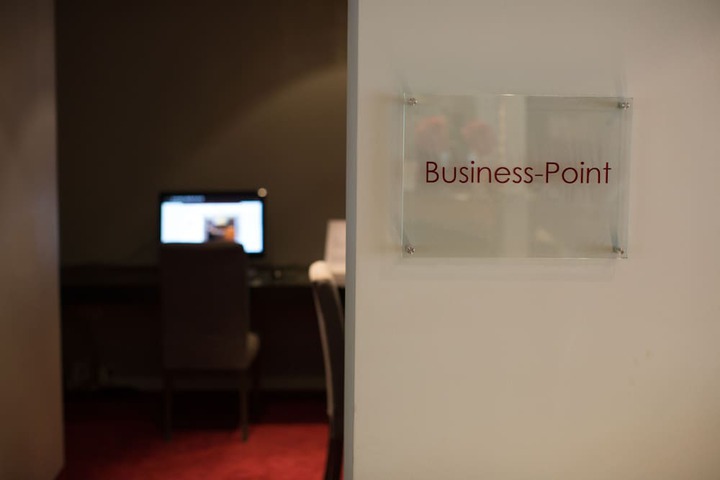 Business Center 65 of 67