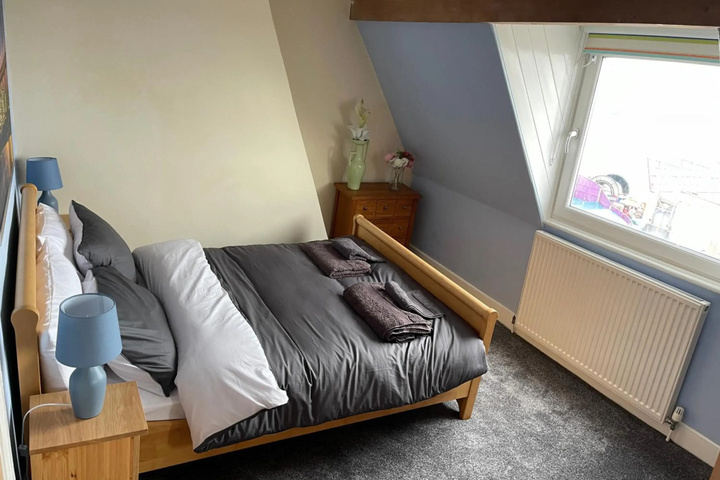 Room 6 of 22