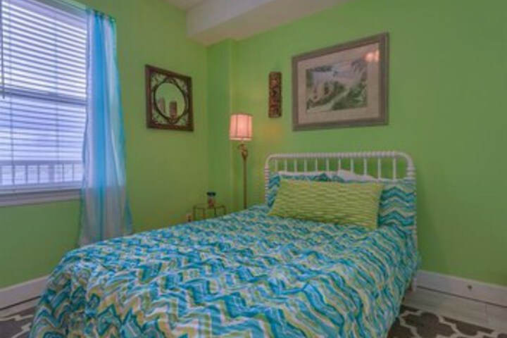 Room 143 of 155