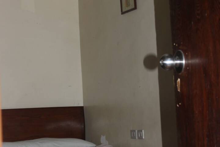 Room 10 of 37