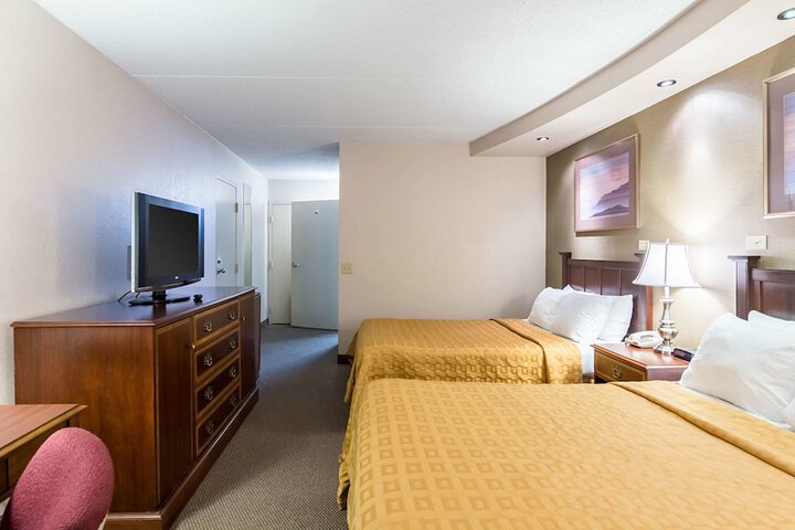 2 Double Beds (2 of 9)