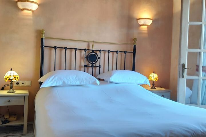 Room 85 of 446