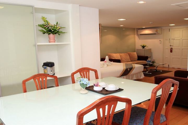 Room 28 of 140