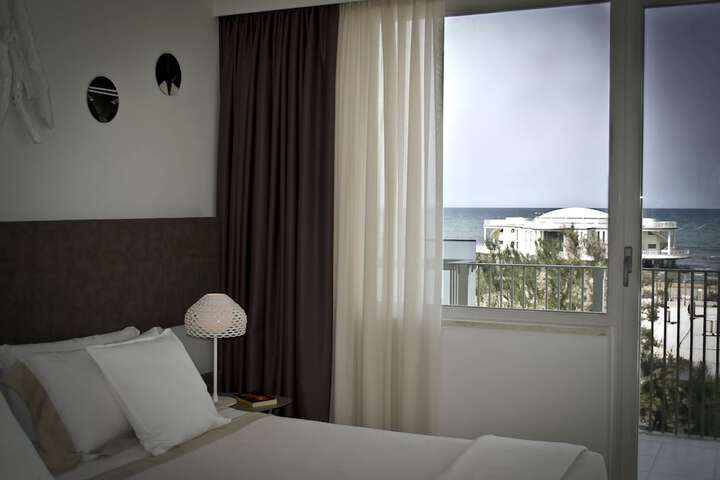 Room 18 of 85