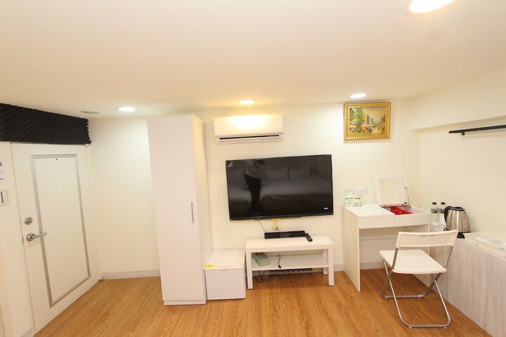 Room 39 of 246