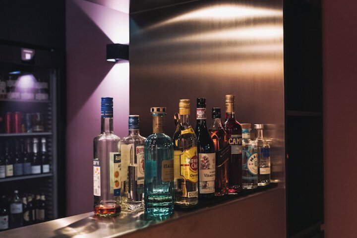 Lounge 50 of 64