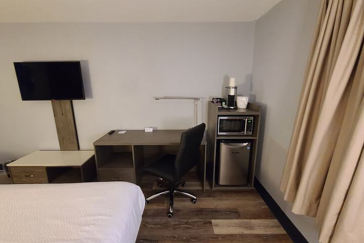 1 King Bed Deluxe Room (1 of 22)
