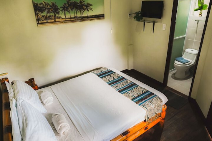 Room 10 of 80