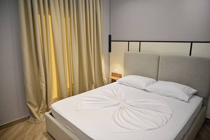 Room 11 of 34