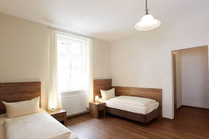 Room 13 of 39