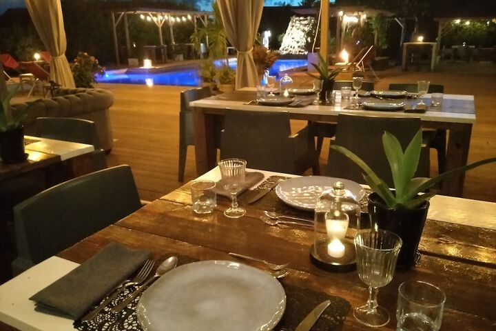 Dining 27 of 64