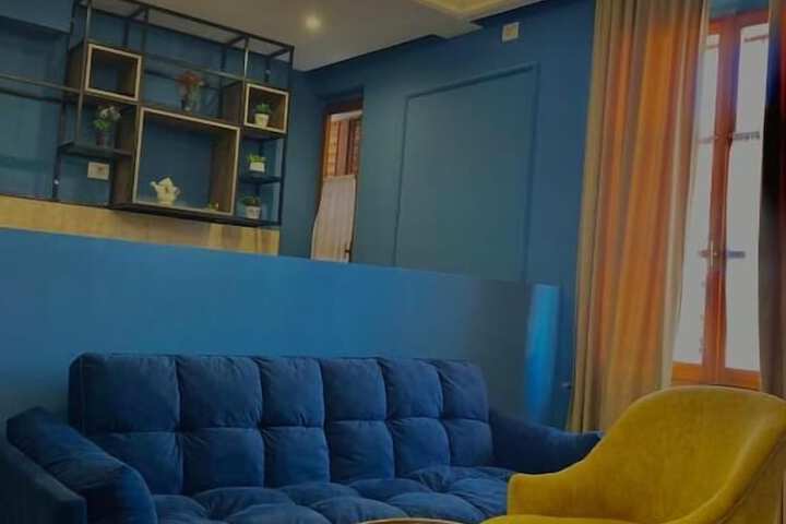Room 8 of 33