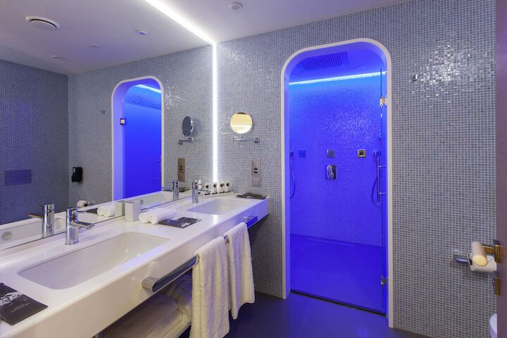 Room 20 of 42