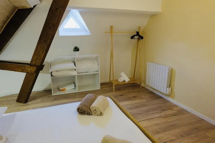 Room 5 of 13