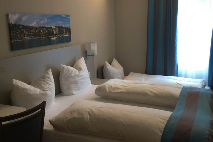 Room 8 of 38