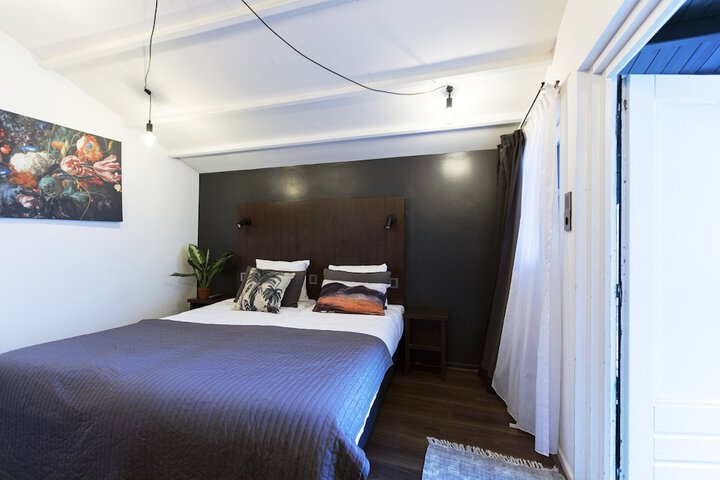 Room 5 of 96