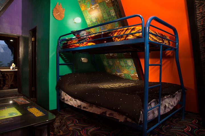 Room 10 of 77