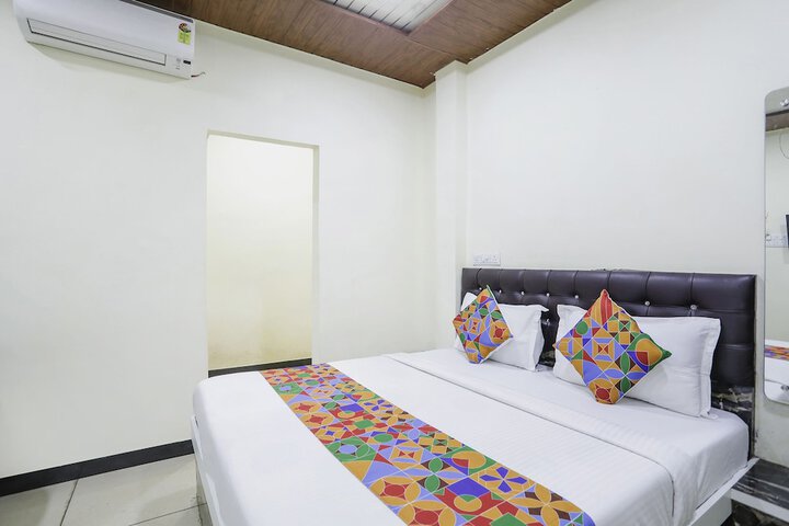 Room 8 of 28