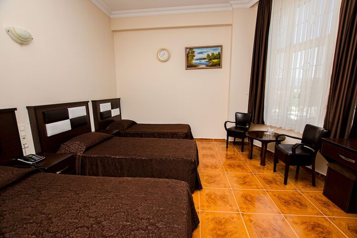 Room 10 of 64