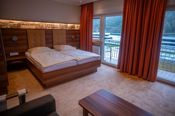 Room 15 of 54