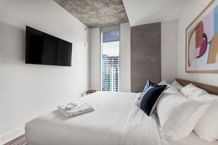 Room 113 of 860
