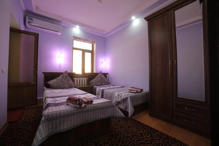 Room 4 of 13