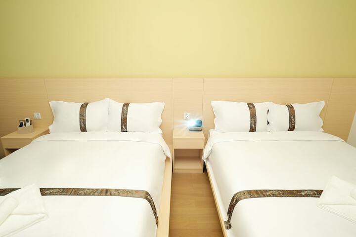 Room 20 of 65