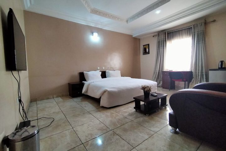 Room 7 of 38