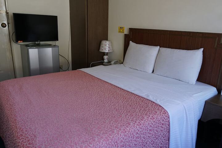 Room 14 of 96