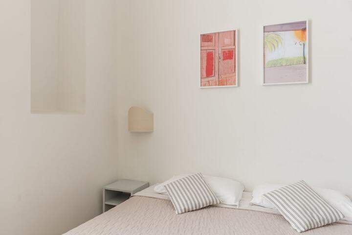 Room 3 of 32