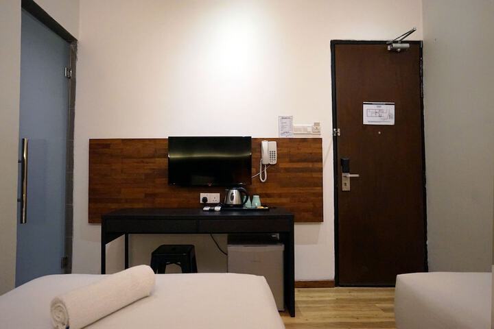 Room 15 of 48
