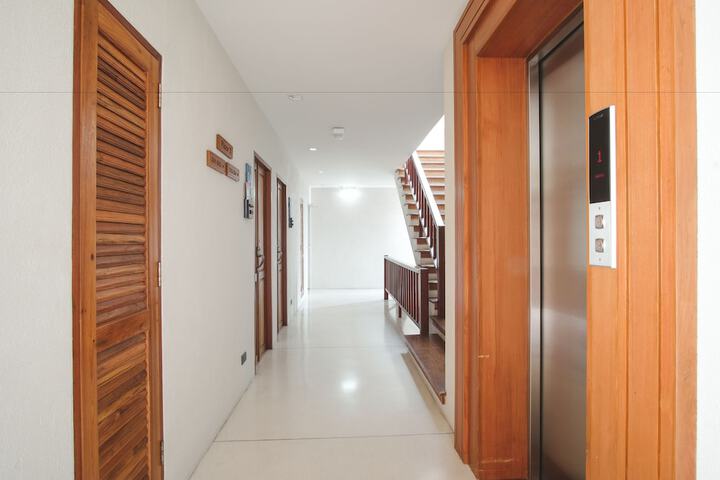 Ballroom/Hall 137 of 167