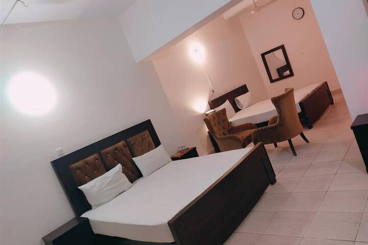 Room 2 of 6