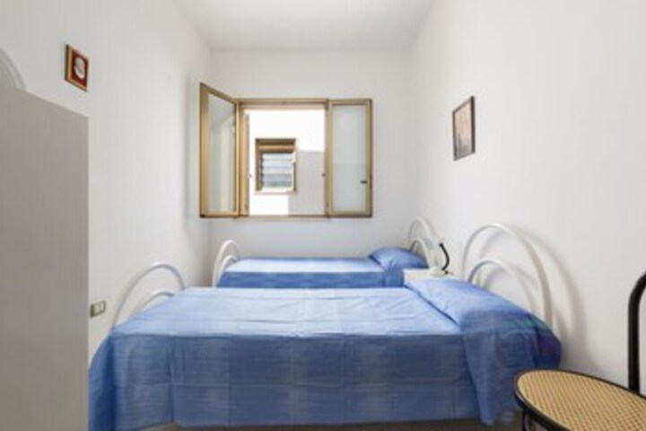 Room 50 of 113