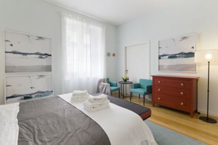 Room 12 of 33