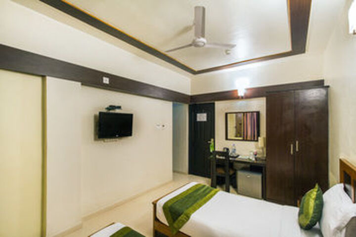 Room 7 of 36