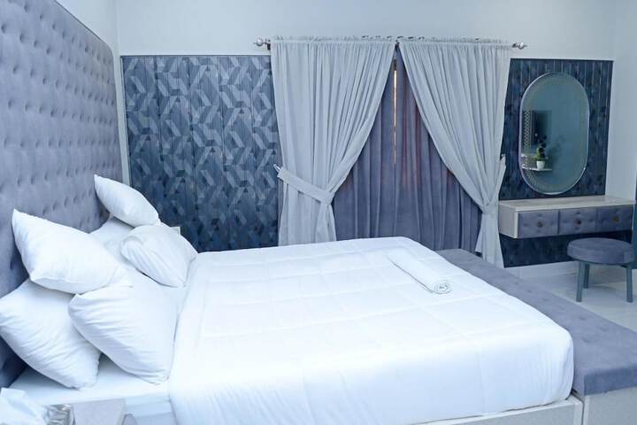 Room 27 of 43