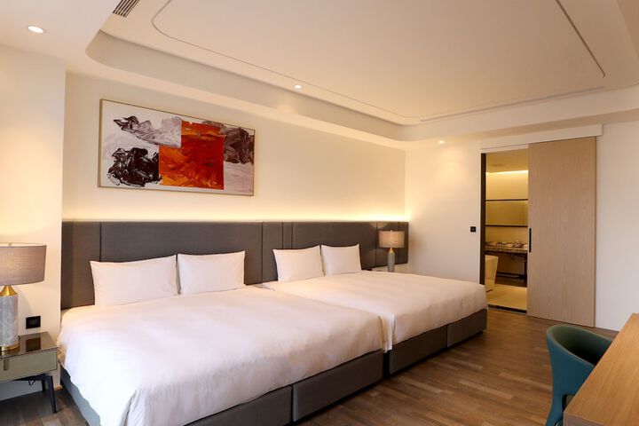 Room 6 of 49