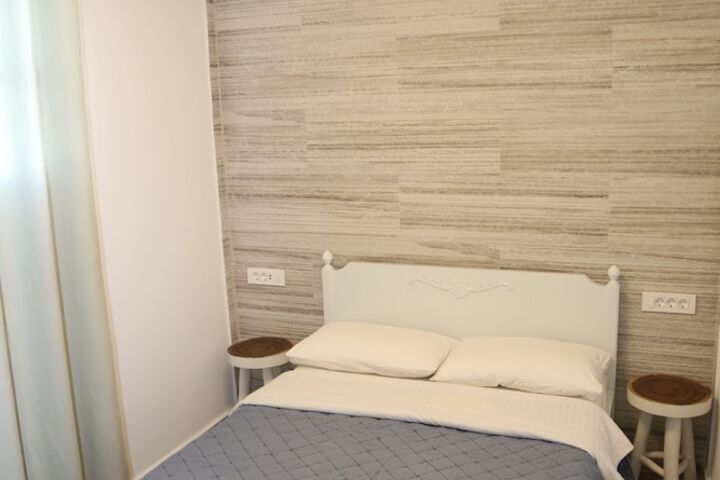 Room 42 of 187