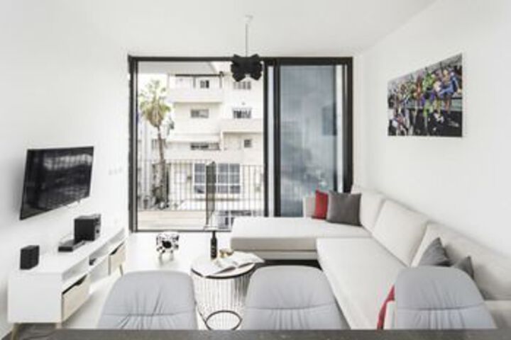 Room 12 of 19