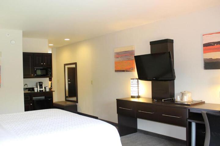 1 King Bed (17 of 20)